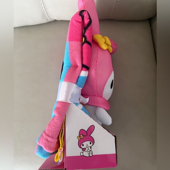 NWT - HELLO KITTY - Bath Towel and Bath Buddies Set - Picture 5 of 7